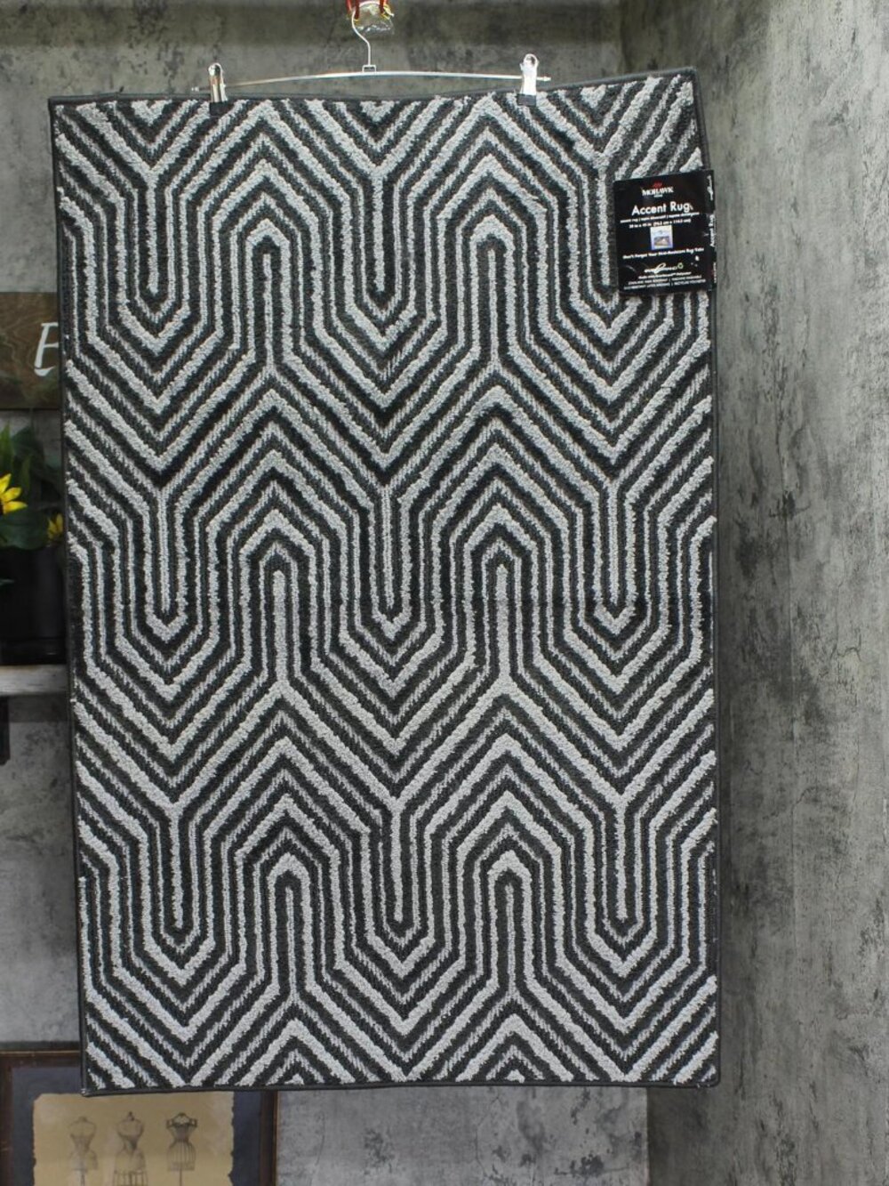 Mohawk Geometric Accent Non-Skid Rug Landing Slate Gray / Drizzle 30x45